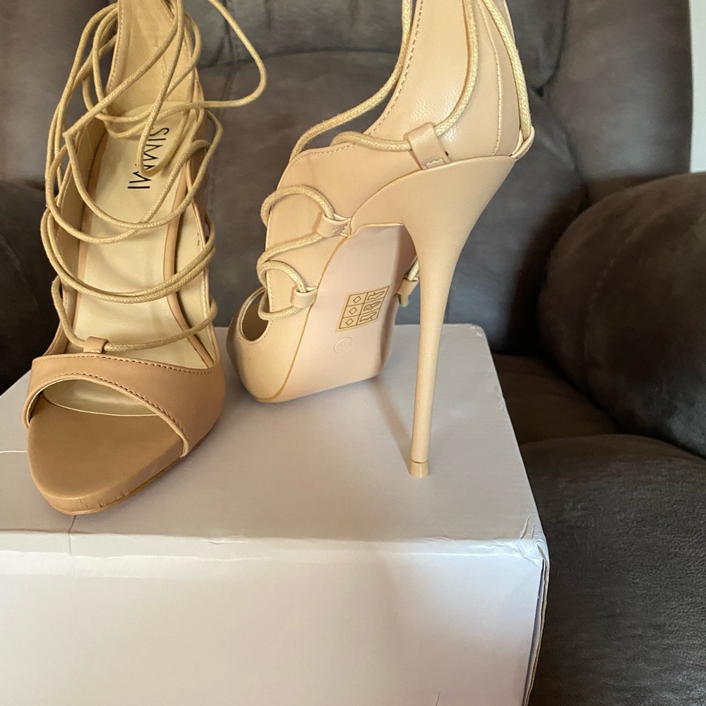 Women’s skinny nude heels